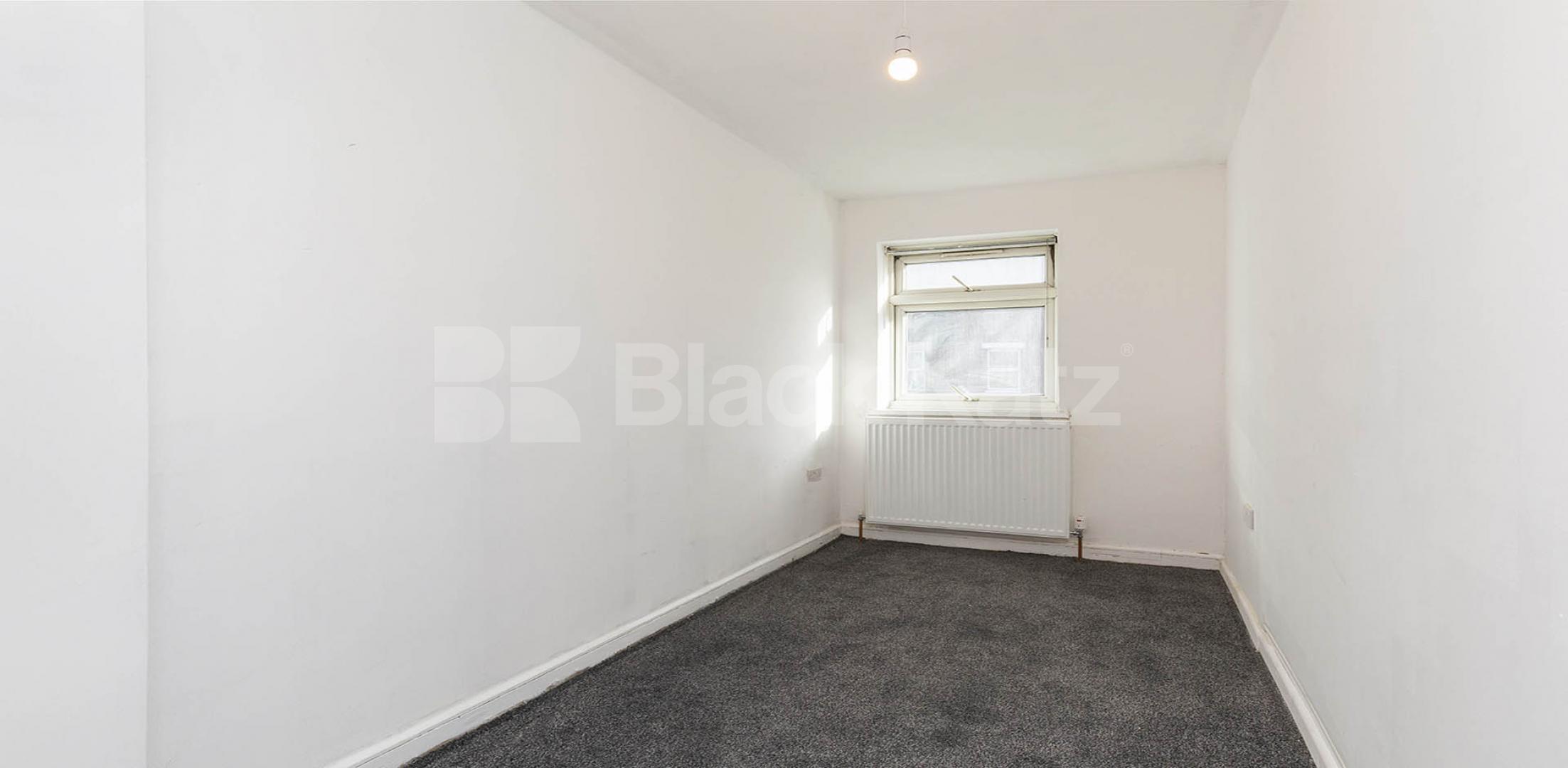 3 bedroom 4 bathroom house with large garden  Antill Road , Seven Sisters